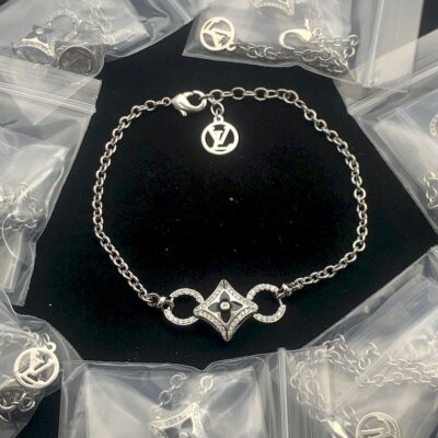 New Arrival Lv Bracelet J1910.