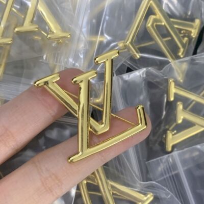 New Arrival Lv Brooch J1861.