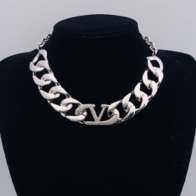 New Arrival Valentino Necklace J2285