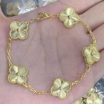 New Arrival Van Cleef & Arpels Bracelet J854..