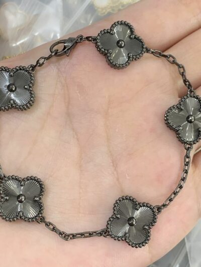 New Arrival Van Cleef & Arpels Bracelet J867..