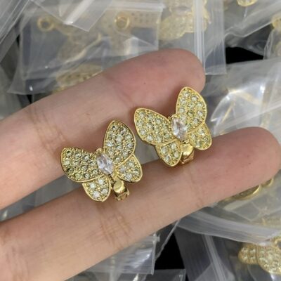 New Arrival Van Cleef & Arpels Earring J786.