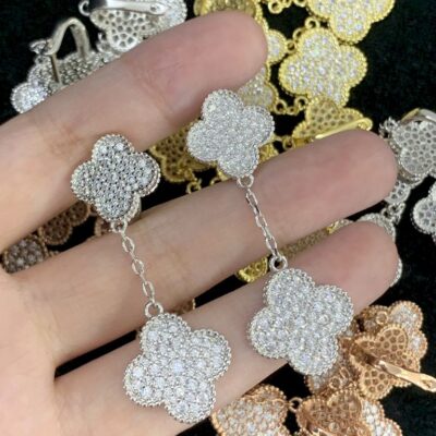 New Arrival Van Cleef & Arpels Earring J789.