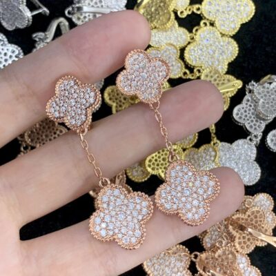 New Arrival Van Cleef & Arpels Earring J790.