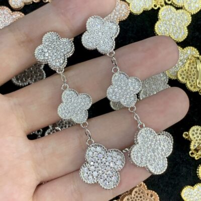 New Arrival Van Cleef & Arpels Earring J794.