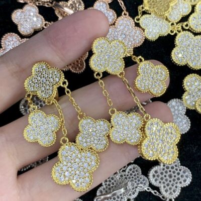 New Arrival Van Cleef & Arpels Earring J795.