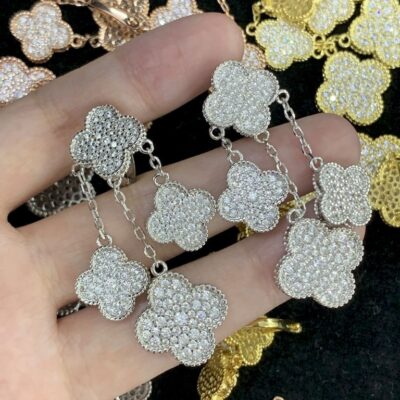 New Arrival Van Cleef & Arpels Earring J796.