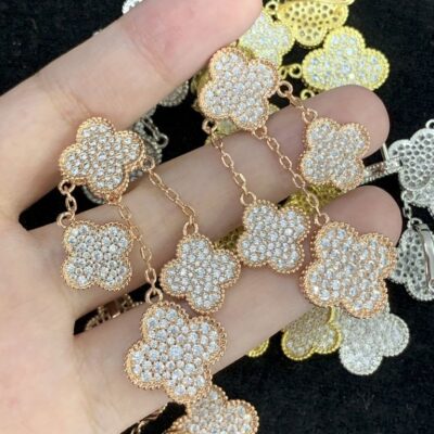 New Arrival Van Cleef & Arpels Earring J797.