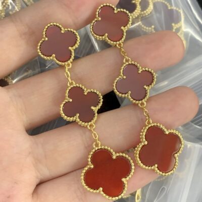 New Arrival Van Cleef & Arpels Earring J801.