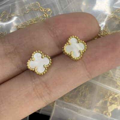 New Arrival Van Cleef & Arpels Earring J803.