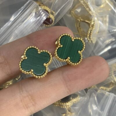 New Arrival Van Cleef & Arpels Earring J807.
