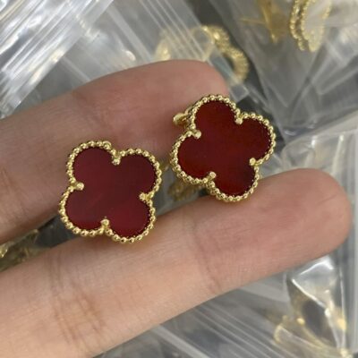 New Arrival Van Cleef & Arpels Earring J808.