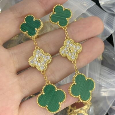 New Arrival Van Cleef & Arpels Earring J813.