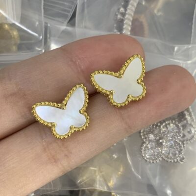 New Arrival Van Cleef & Arpels Earring J818.