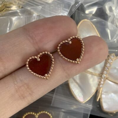 New Arrival Van Cleef & Arpels Earring J820.