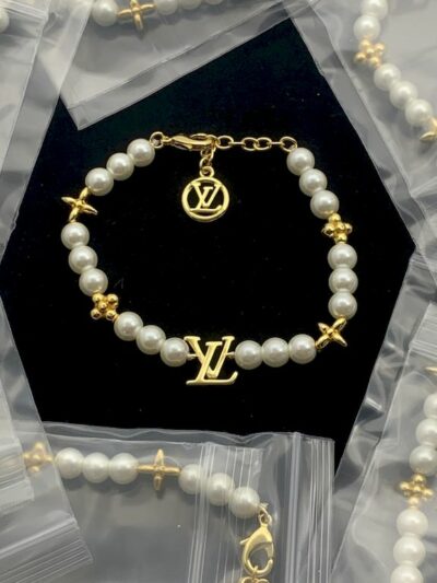 New Arrival Lv Bracelet J1905.