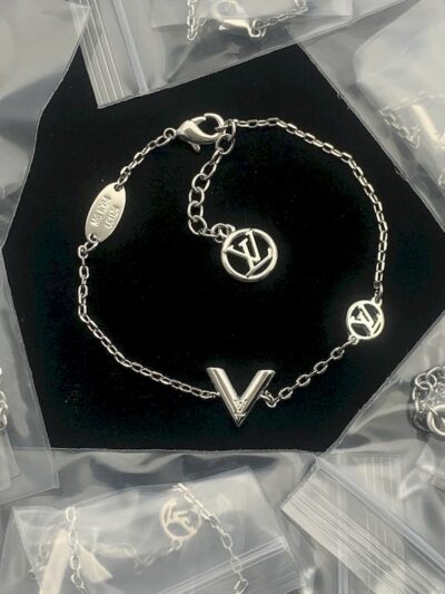 New Arrival Lv Bracelet J1912.