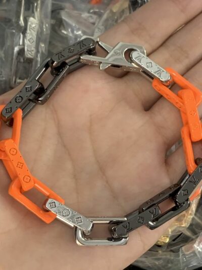 New Arrival Lv Bracelet J1932.