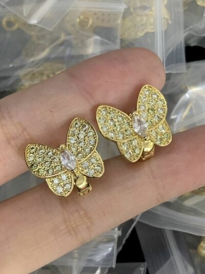 New Arrival Van Cleef & Arpels Earring J786.