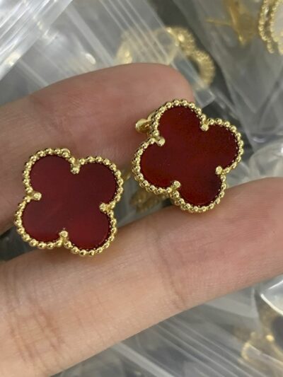 New Arrival Van Cleef & Arpels Earring J808.